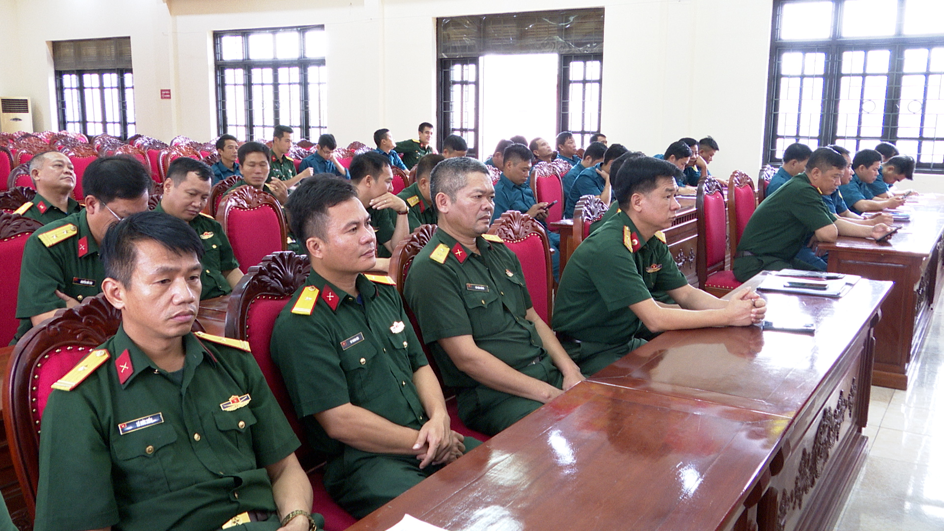 DUNG TIN.00_00_14_11.Still2059.jpg