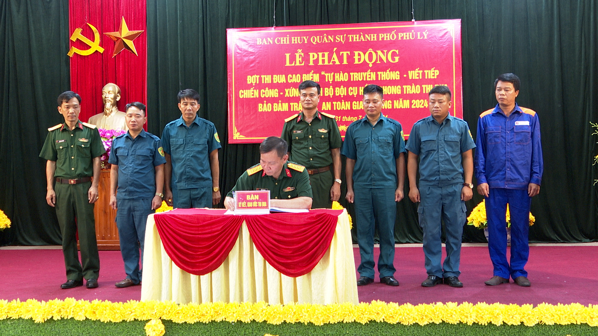 DUNG TIN.00_00_30_19.Still2061.jpg