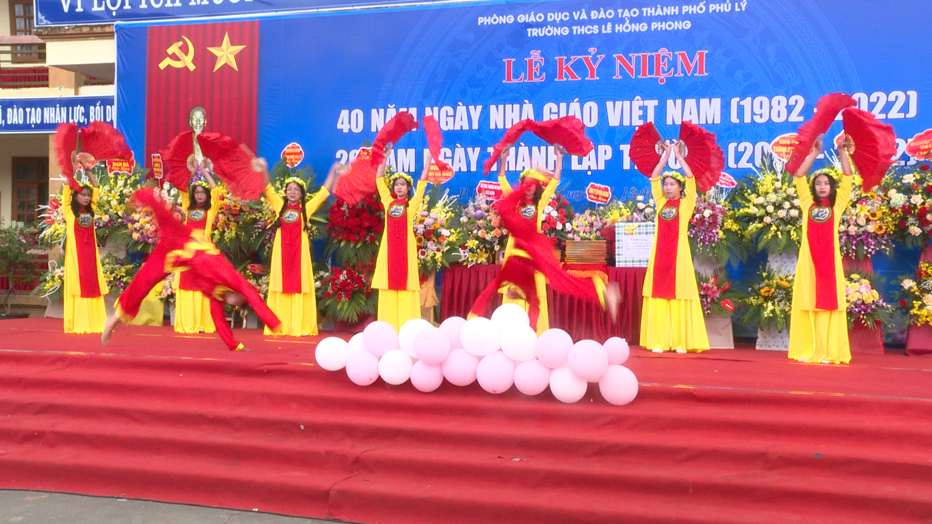 quang.00_05_25_40.Still753.jpg