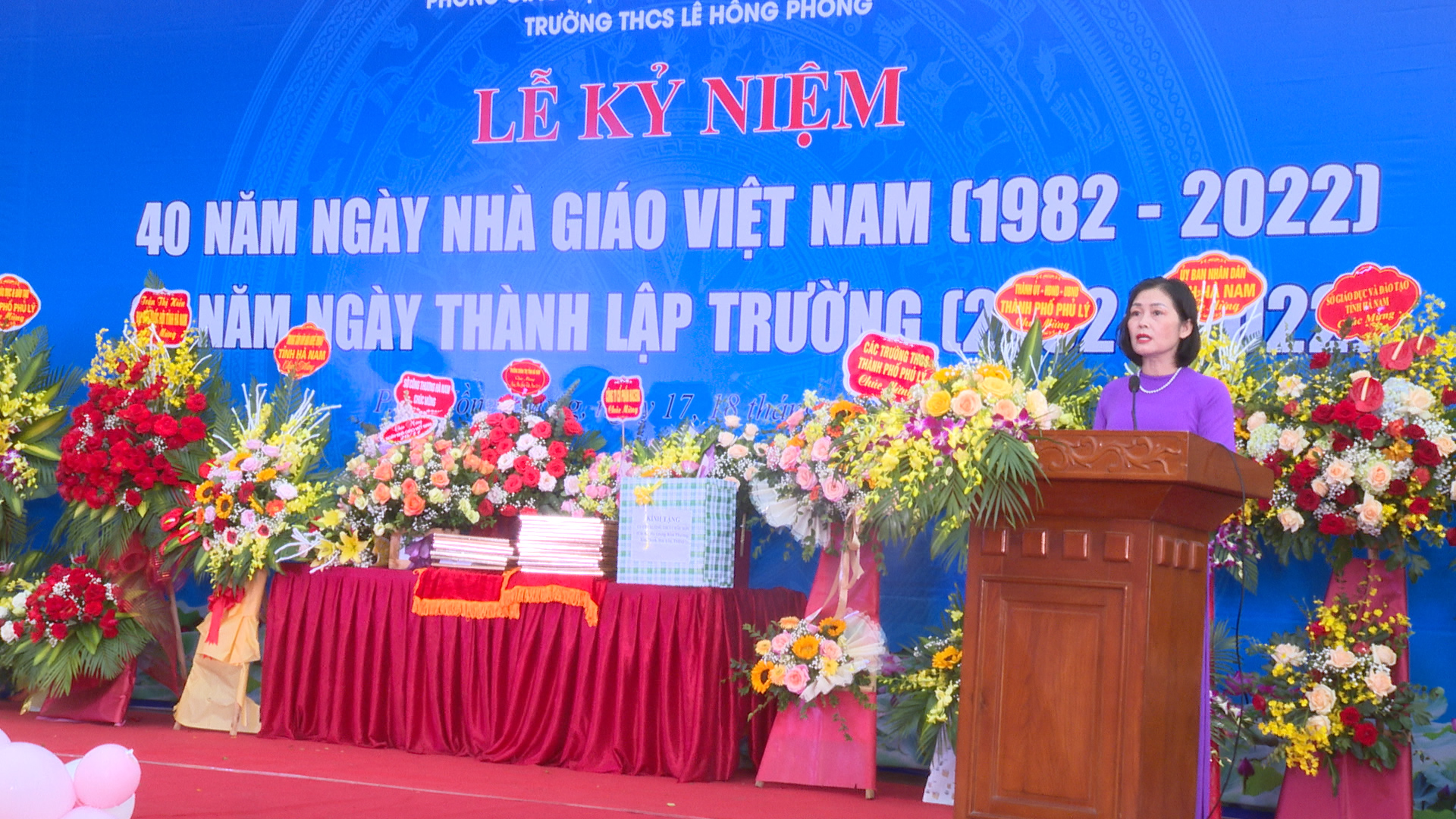 quang.00_05_40_00.Still750.jpg