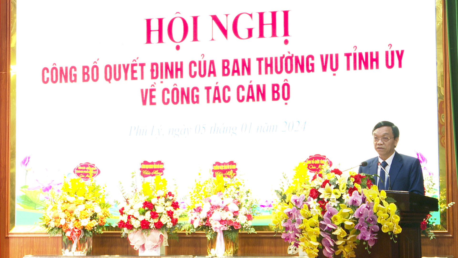 DUNG TIN.00_01_58_17.Still437.jpg