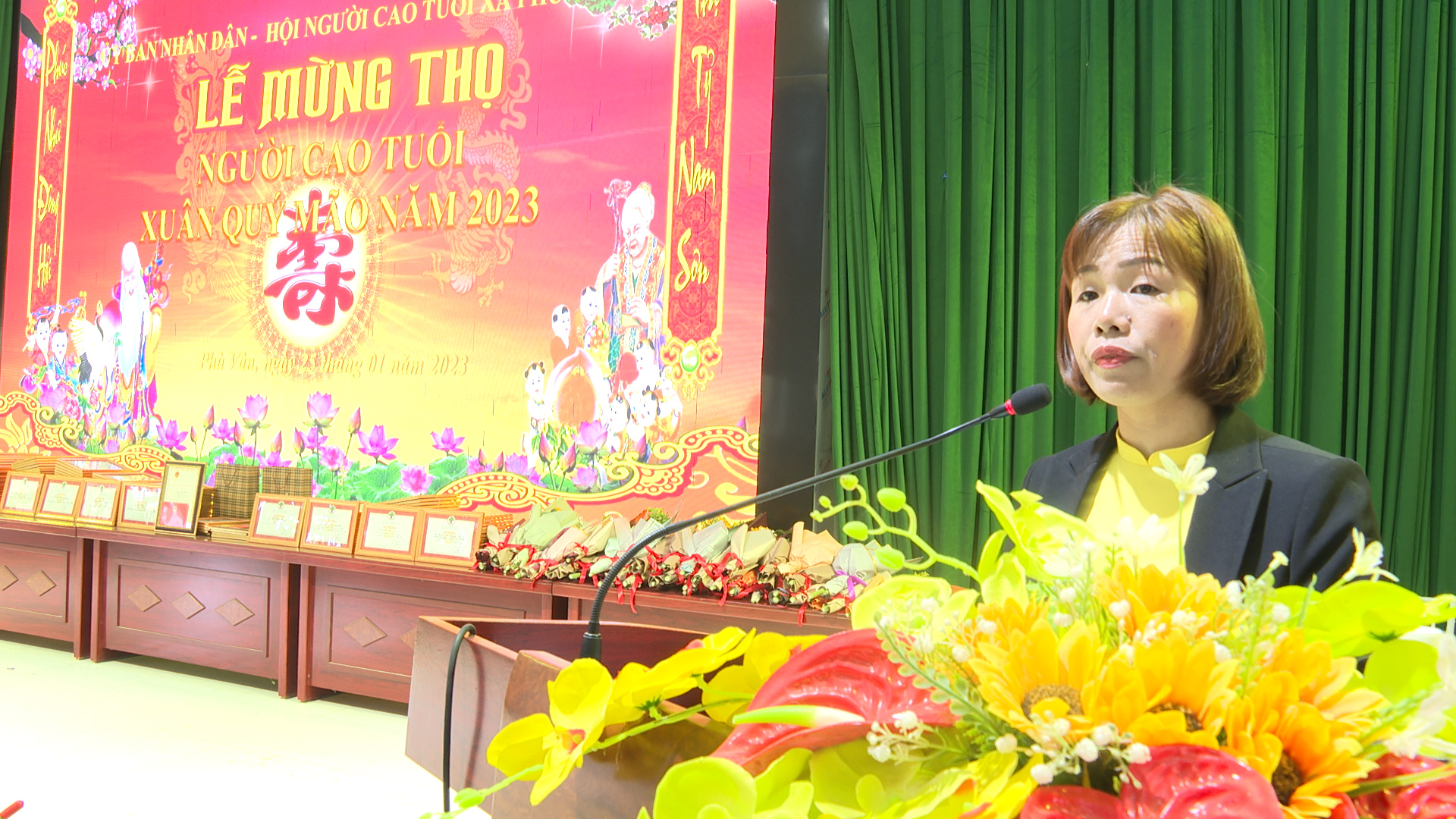 quang.00_01_49_12.Still501.jpg