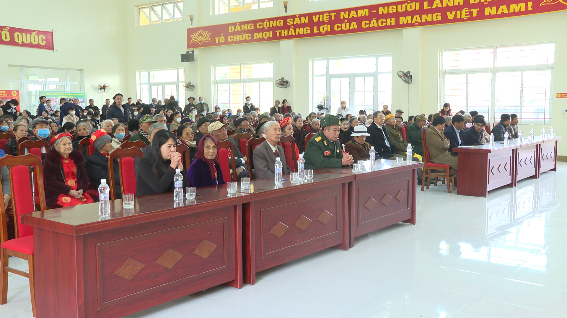 quang.00_01_56_09.Still502.jpg