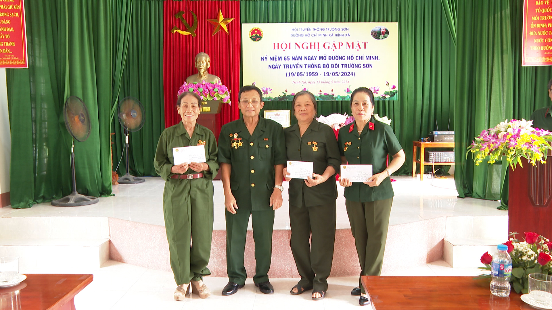 DUNG TIN.00_00_43_11.Still1485.jpg