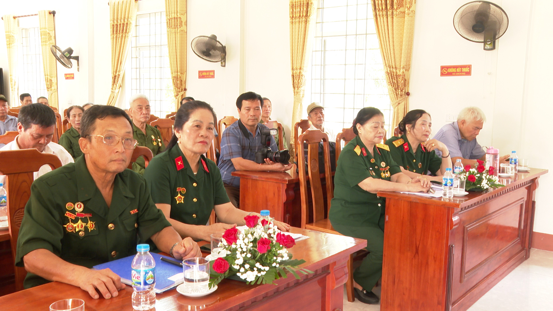 DUNG TIN.00_00_16_02.Still1476.jpg