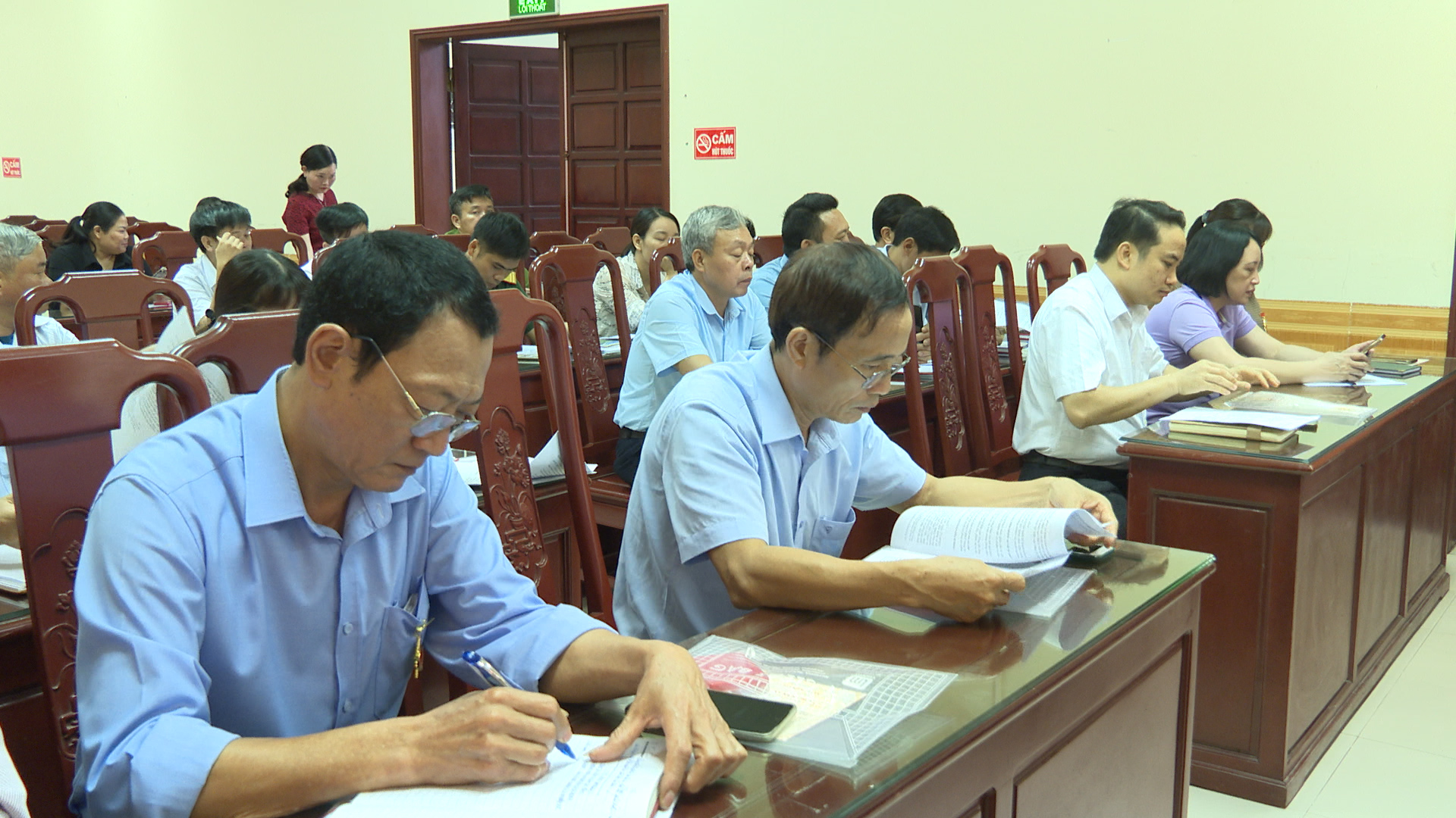 QUANG.00_02_17_48.Still398.jpg