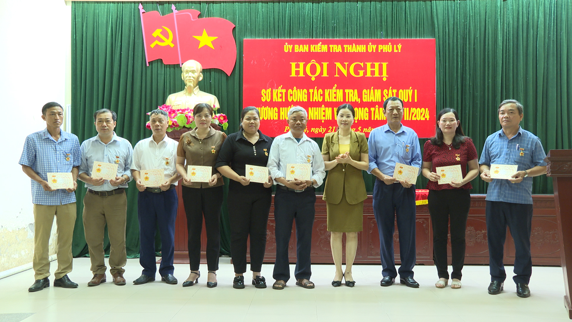 QUANG.00_00_52_37.Still389.jpg