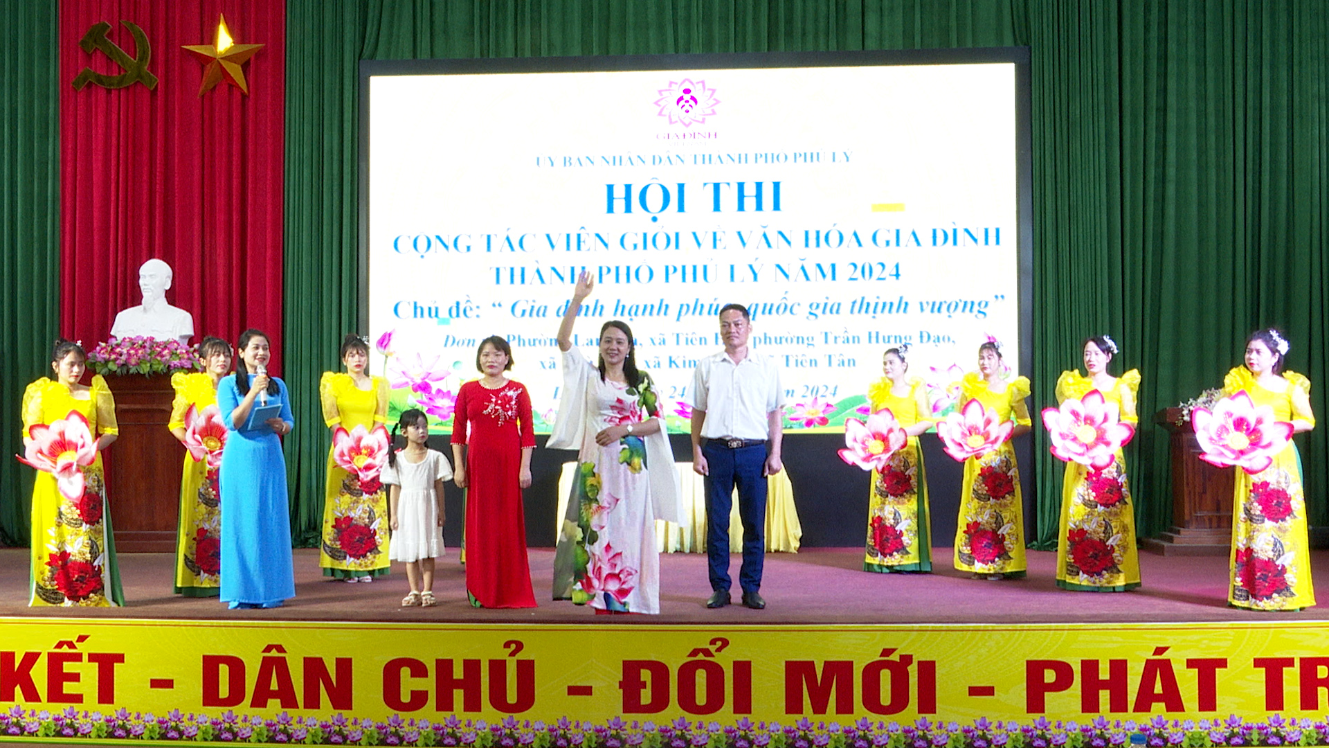 DUNG TIN.00_00_15_33.Still1612.jpg