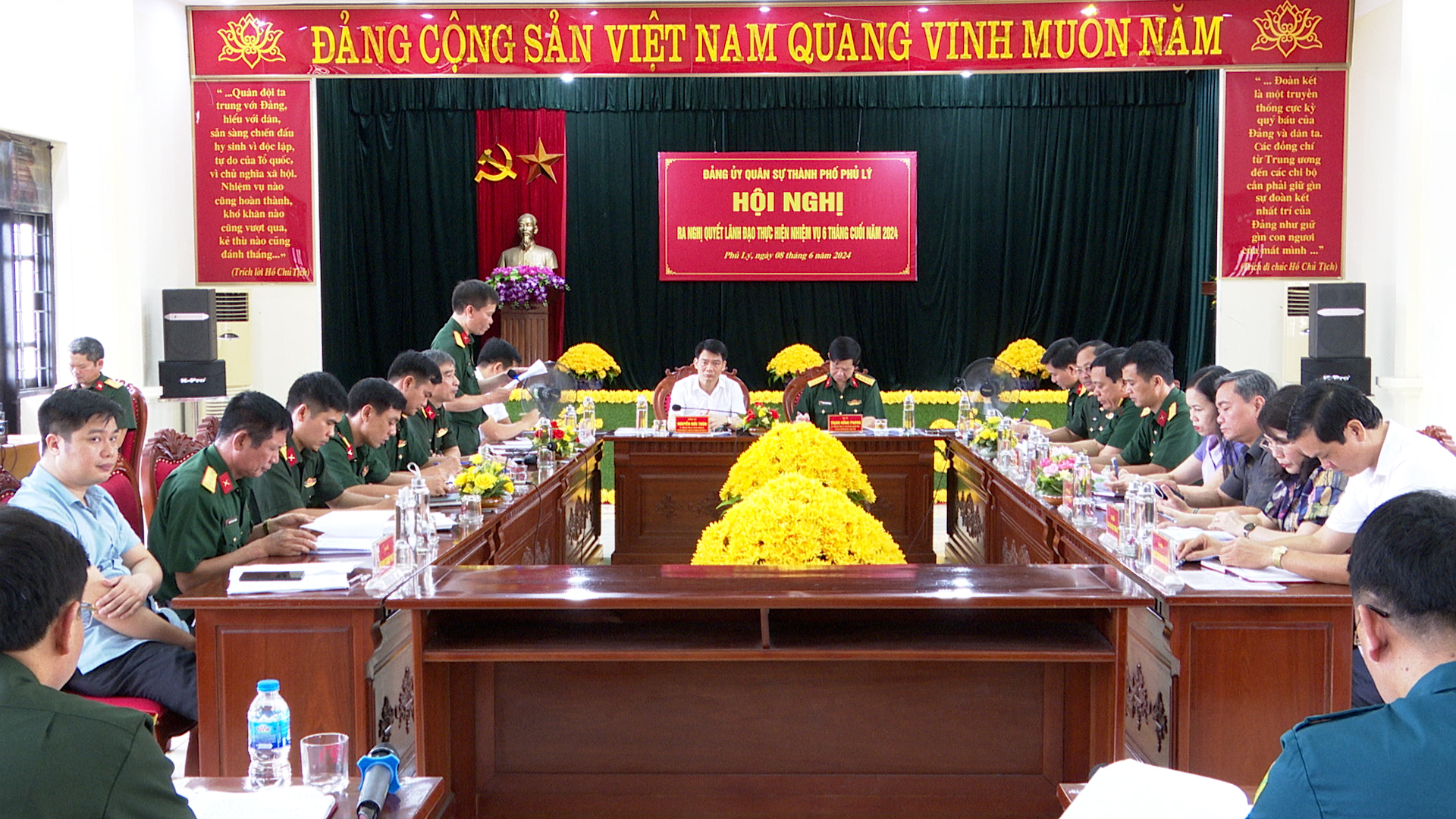 DUNG TIN.00_03_01_08.Still1738.jpg