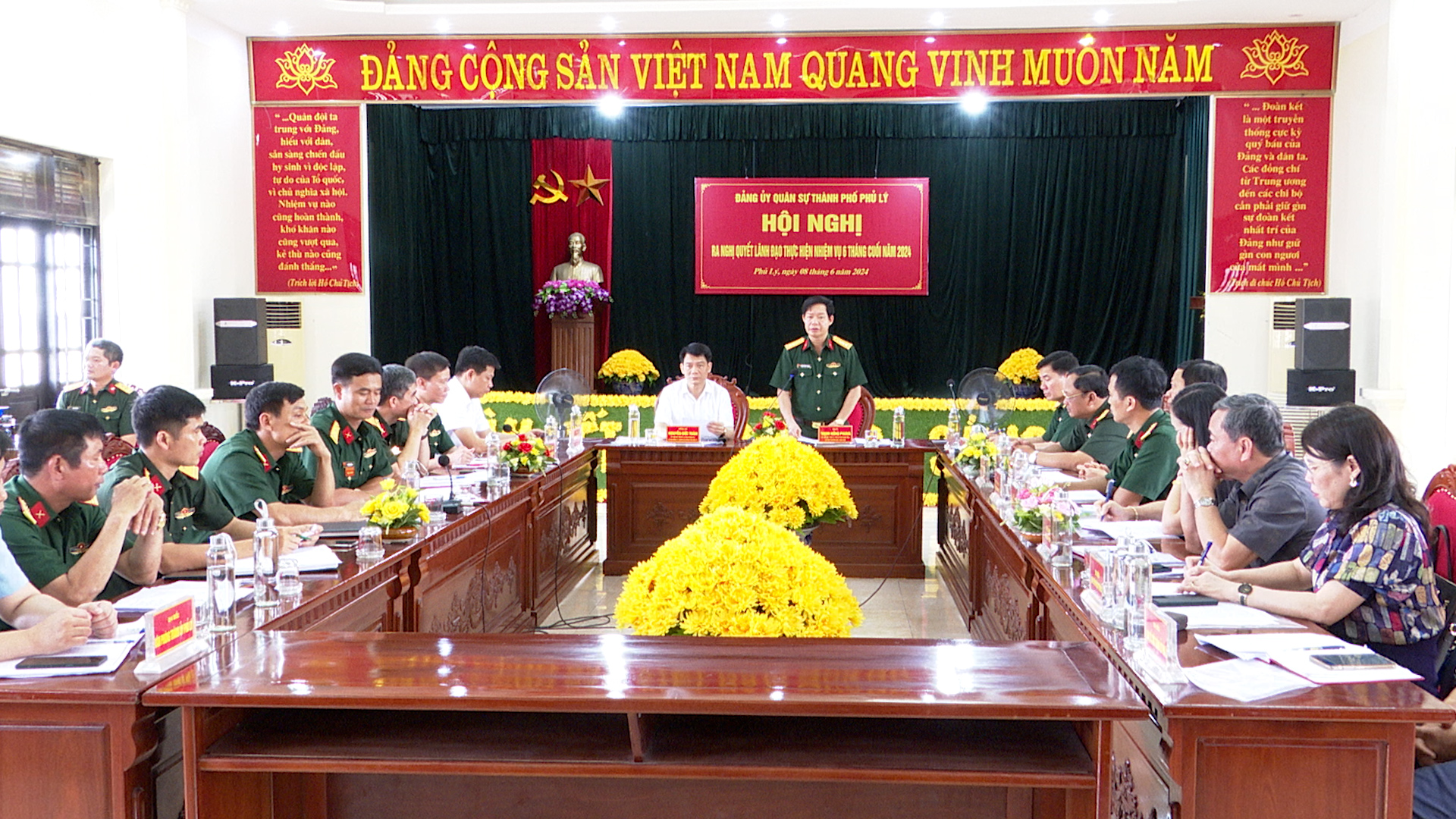 DUNG TIN.00_03_08_09.Still1745.jpg