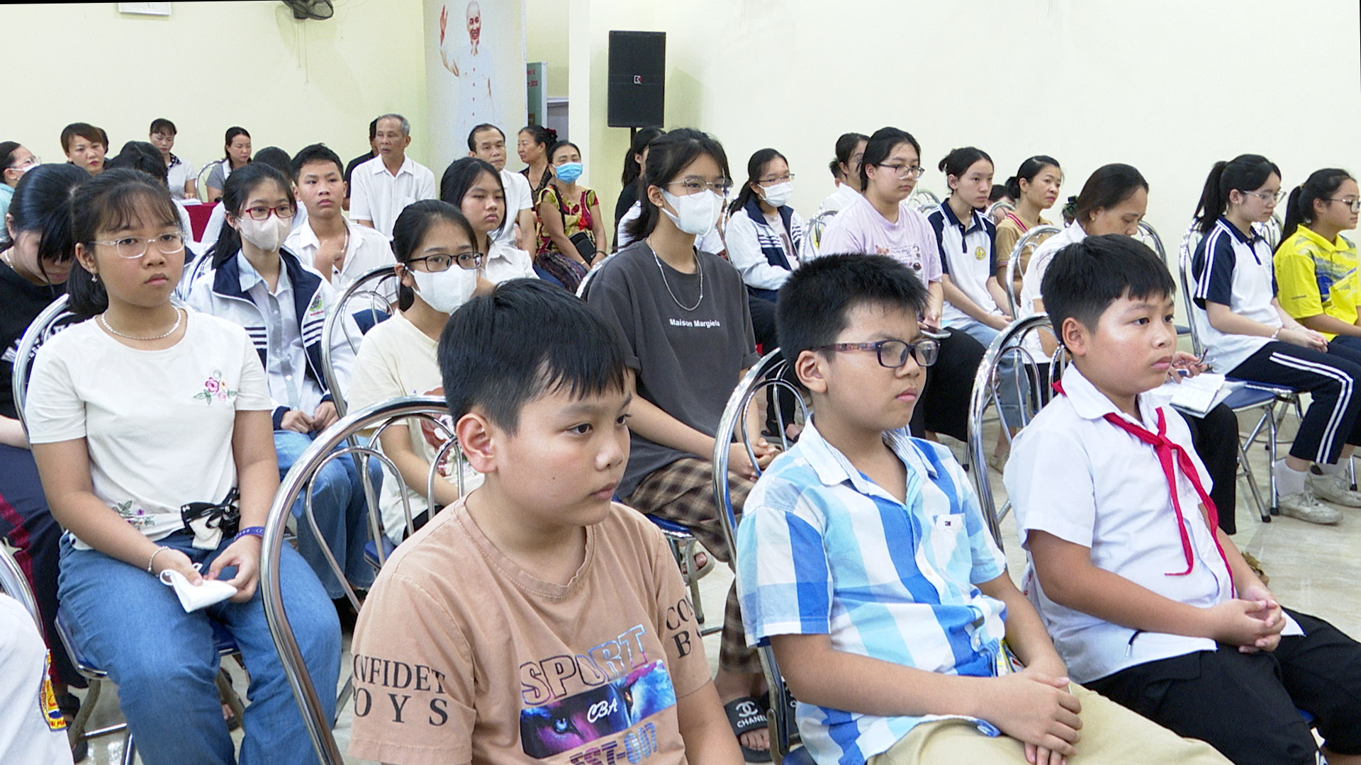 DUNG TIN.00_02_02_23.Still1753.jpg