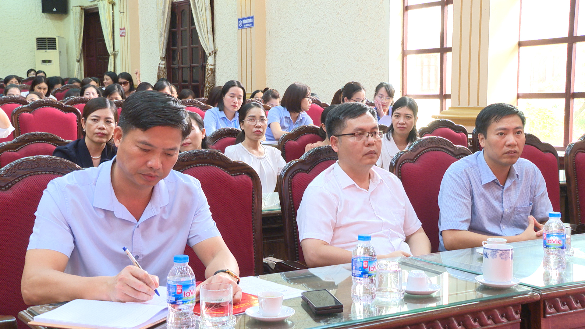quang.00_00_16_09.Still291.jpg