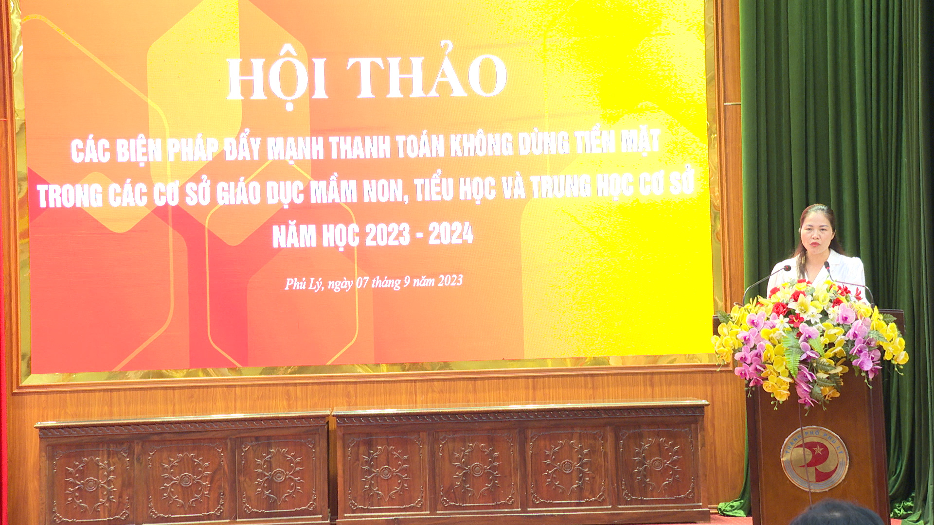 quang.00_00_16_02.Still289.jpg