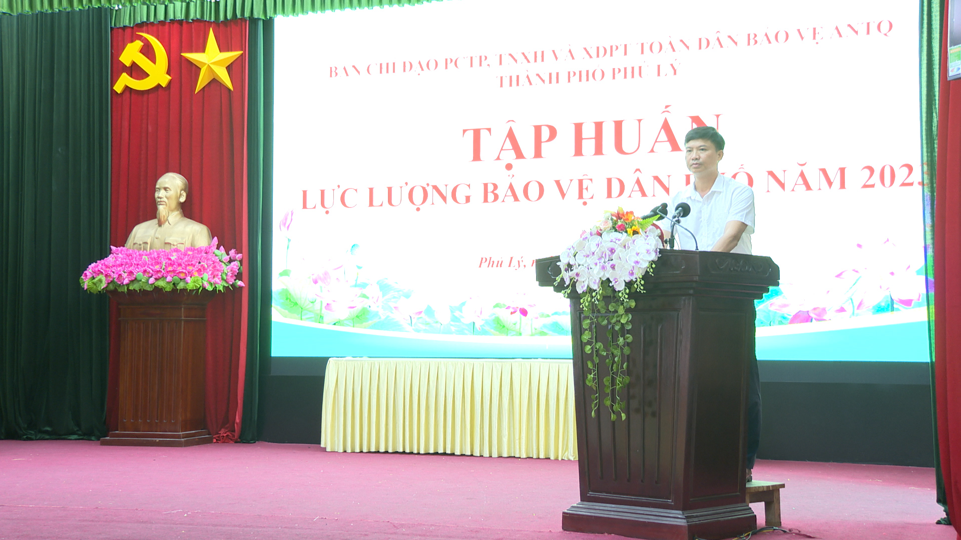 quang.00_01_26_21.Still356.jpg