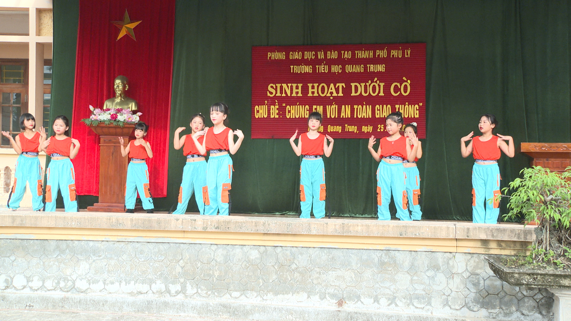 quang.00_09_10_20.Still431.jpg