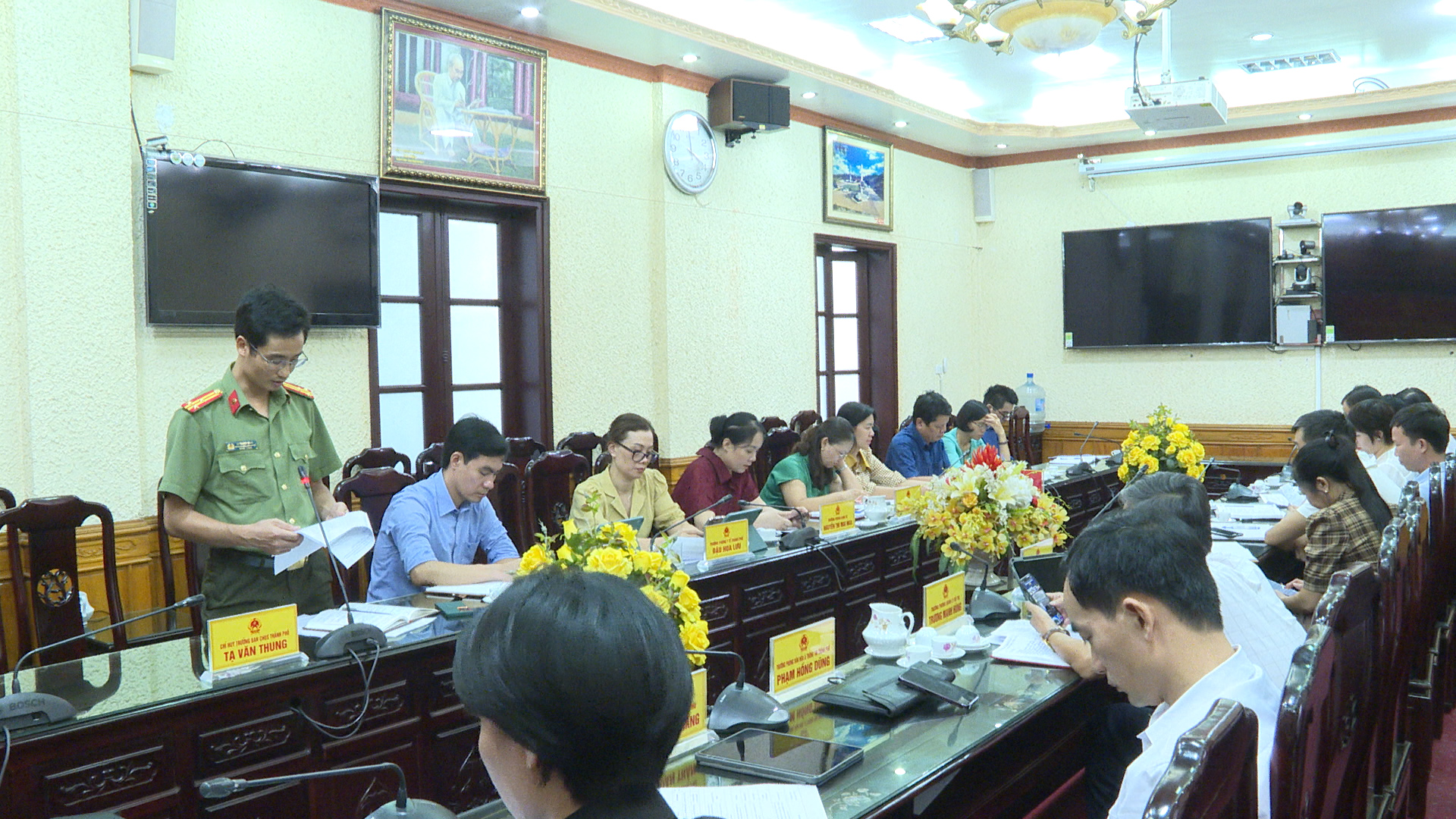 quang.00_02_50_10.Still413.jpg
