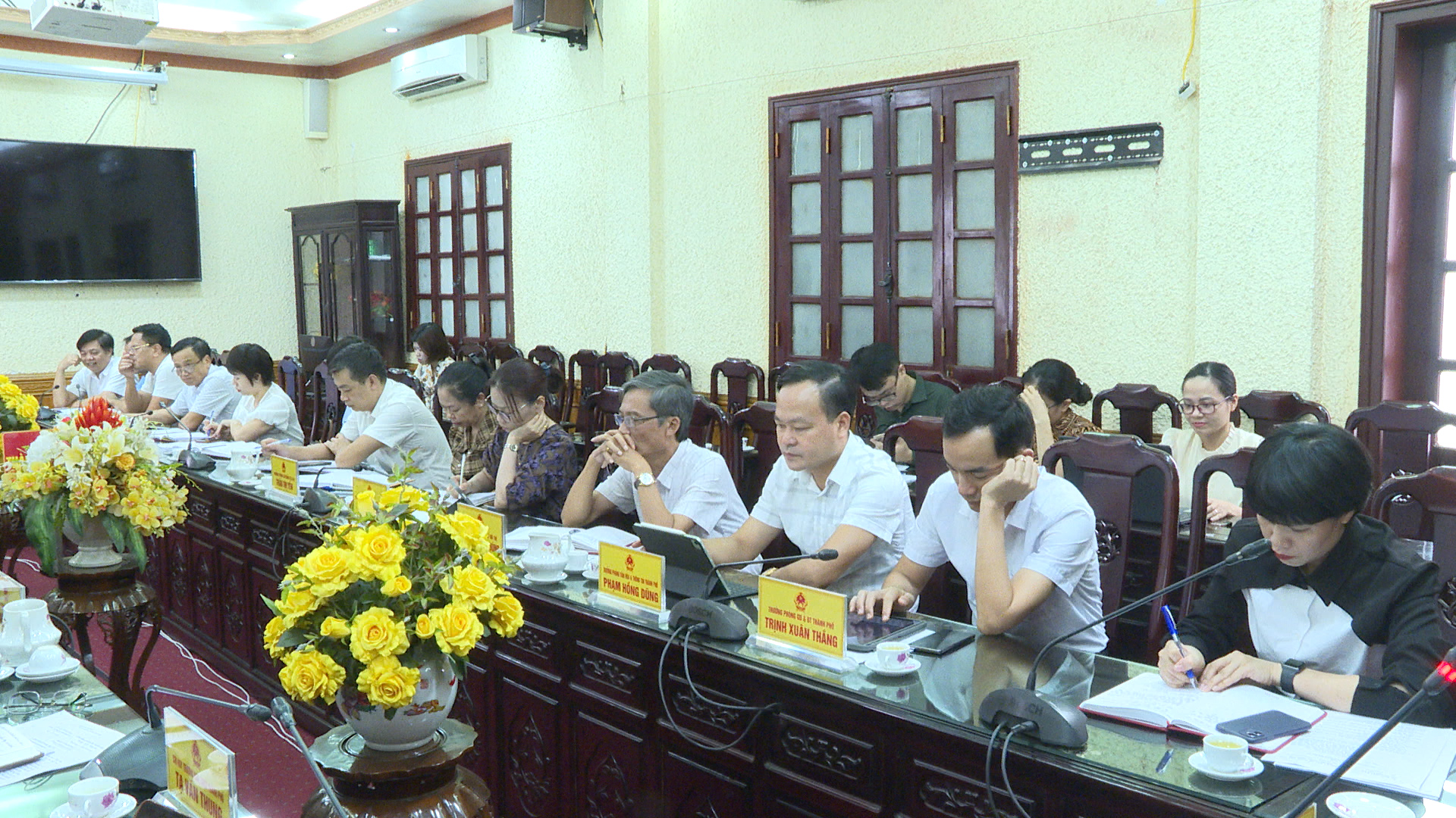 quang.00_06_51_04.Still420.jpg