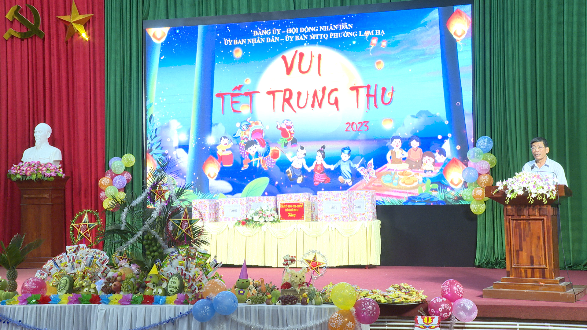 quang.00_06_47_04.Still431.jpg