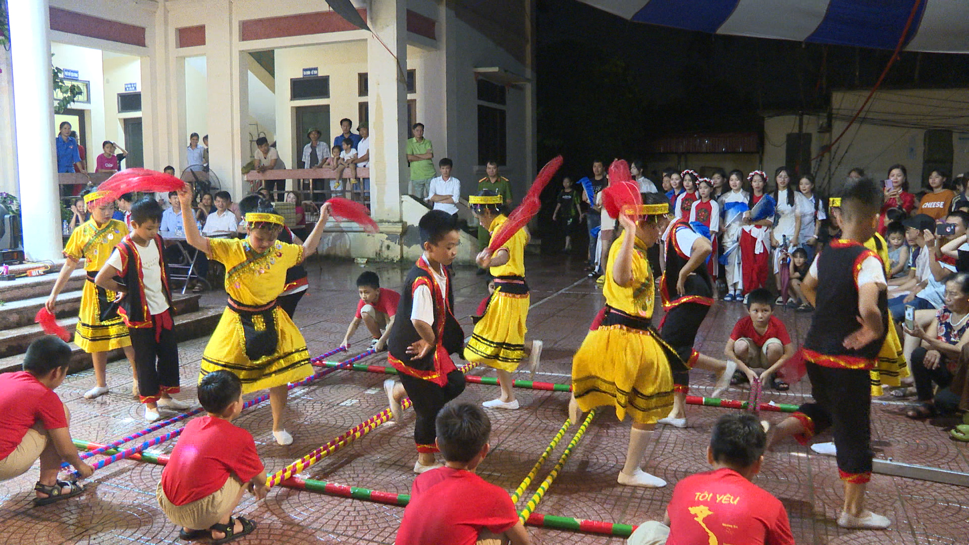 quang.00_10_24_06.Still437.jpg