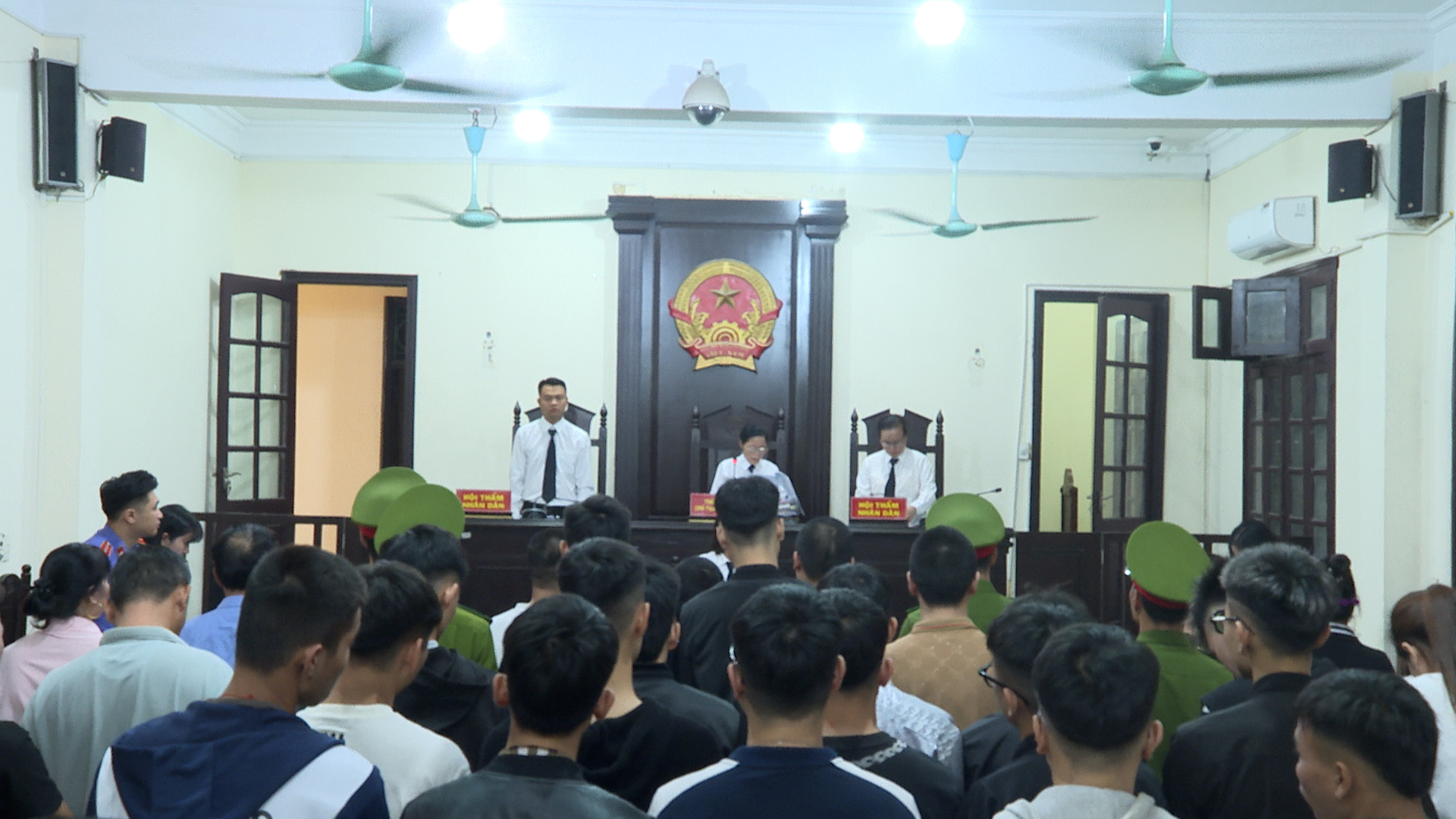 DUNG TIN.00_00_02_10.Still112.jpg