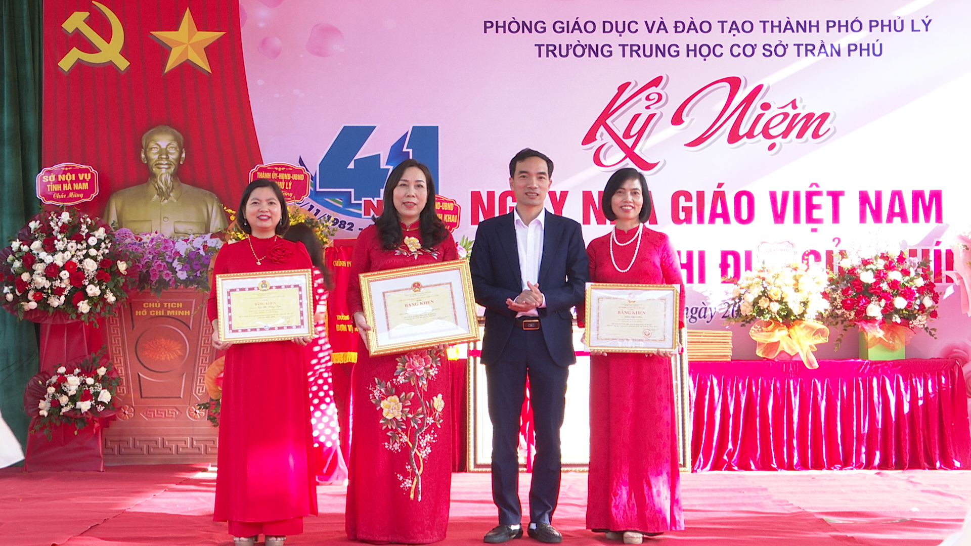 DUNG TIN.00_01_55_15.Still125.jpg