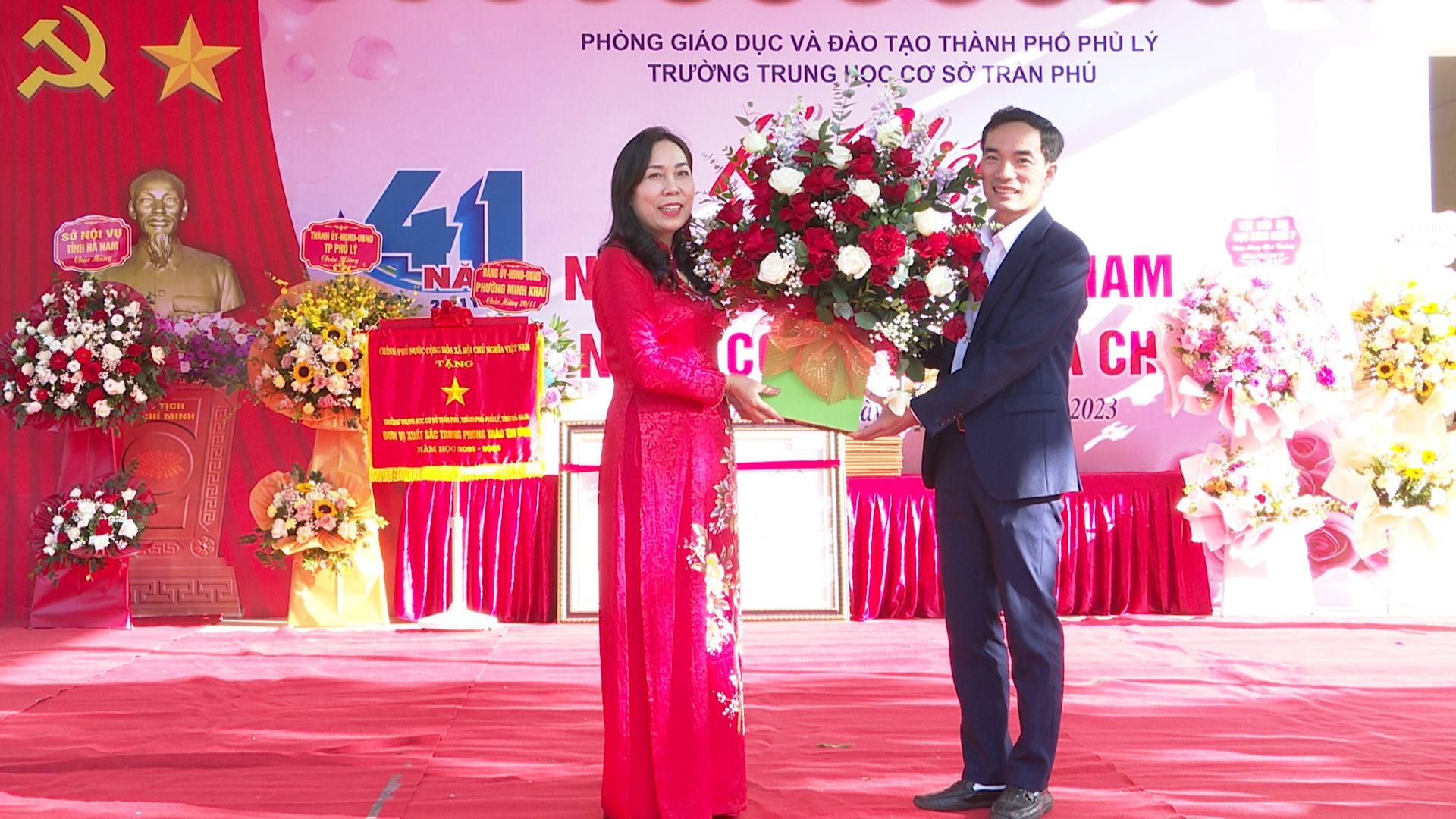 DUNG TIN.00_01_54_21.Still124.jpg