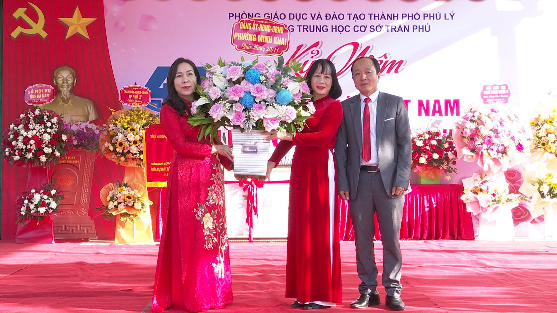 DUNG TIN.00_02_01_11.Still123.jpg